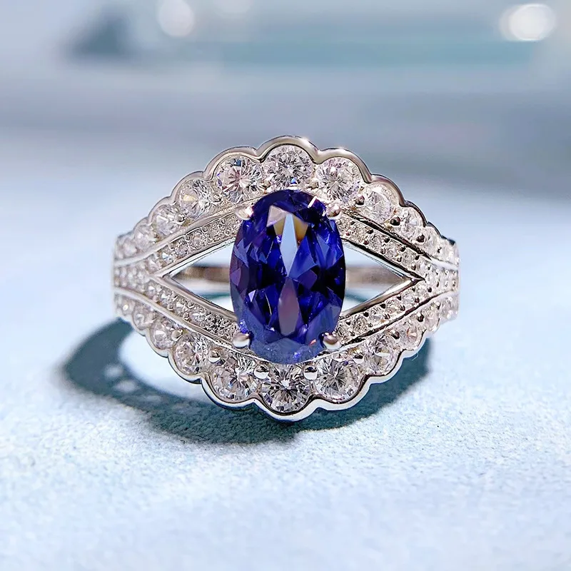 925 Silver 2023 New Imported Tanzanian Blue 6 * 9mm Oval Ice Flower Cut High Carbon Diamond Sweet Fashion Ring