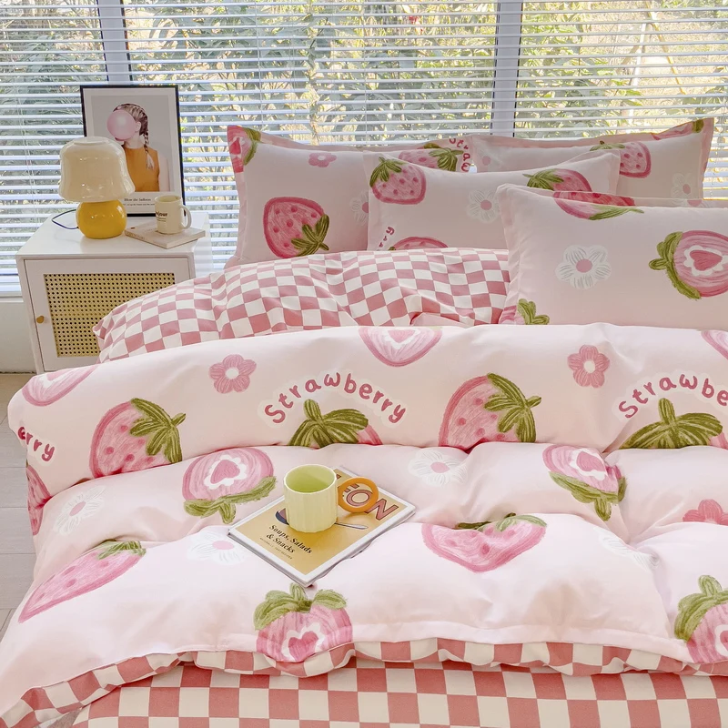 Cute Strawberry Duvet Cover, Floral Thickened Comforter Covers Kawaii Bedding Set, Soft Reversible Design for Girls Women Boys