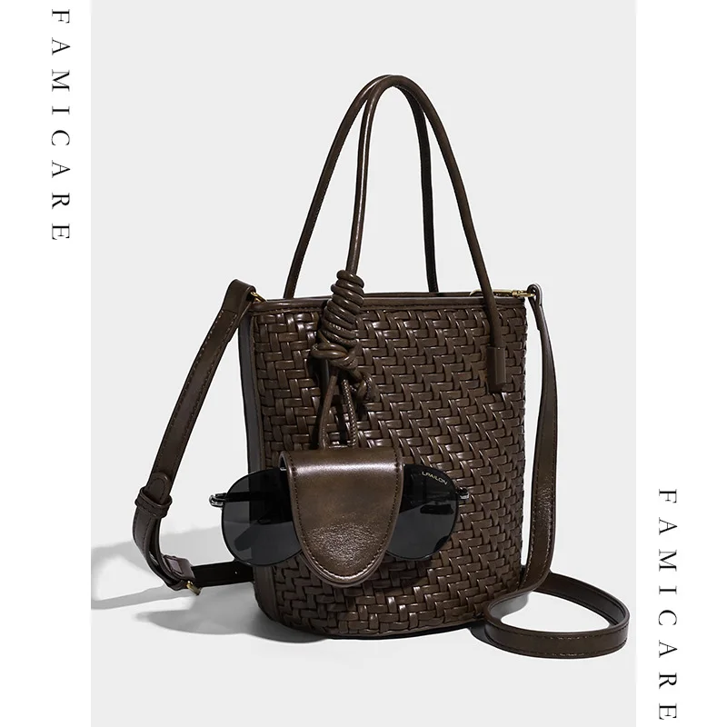

2025 New Handmade Woven Bucket Tote Bag Women Shoulder Crossbody Bag Unique Versatile Elegant Chic Style High Quality Handbag