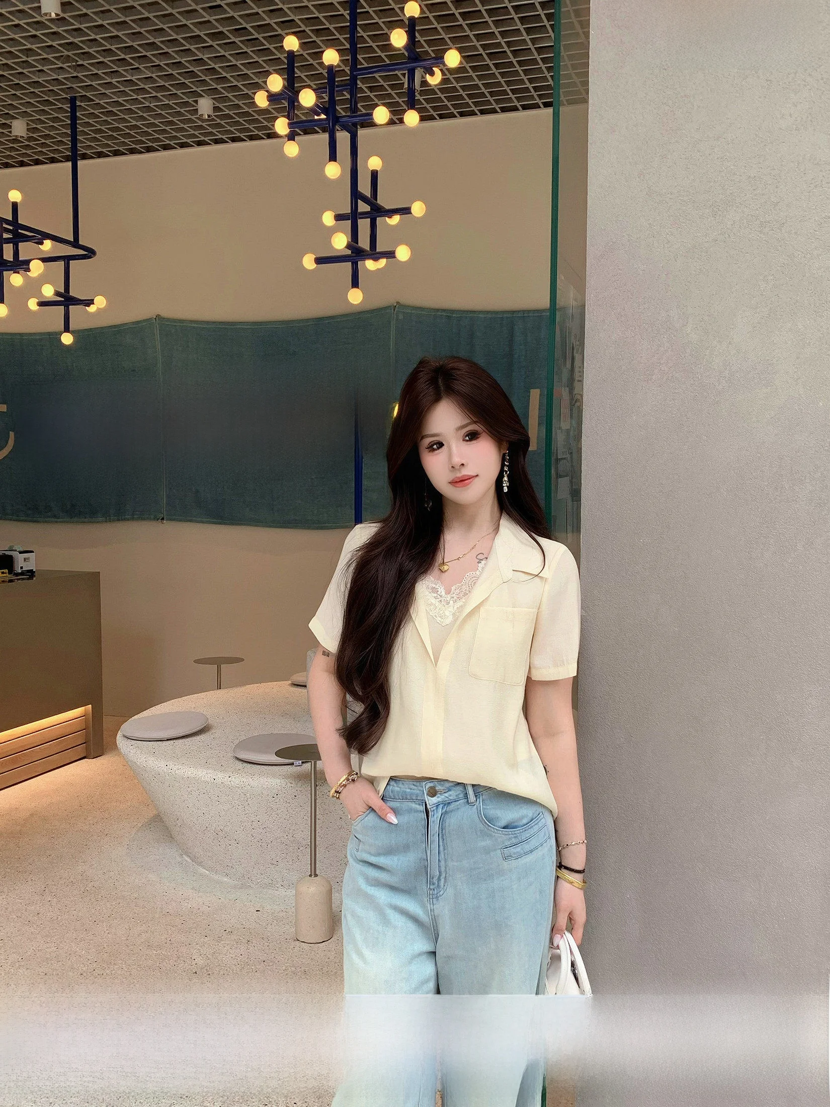 

Женская летняя блузка Lixiaoxiao в повседневном стиле с кружевной отделкой, коротким рукавом, свободного кроя, дышащая, с отложным воротником, имитация двухслойности, кружевная блузка