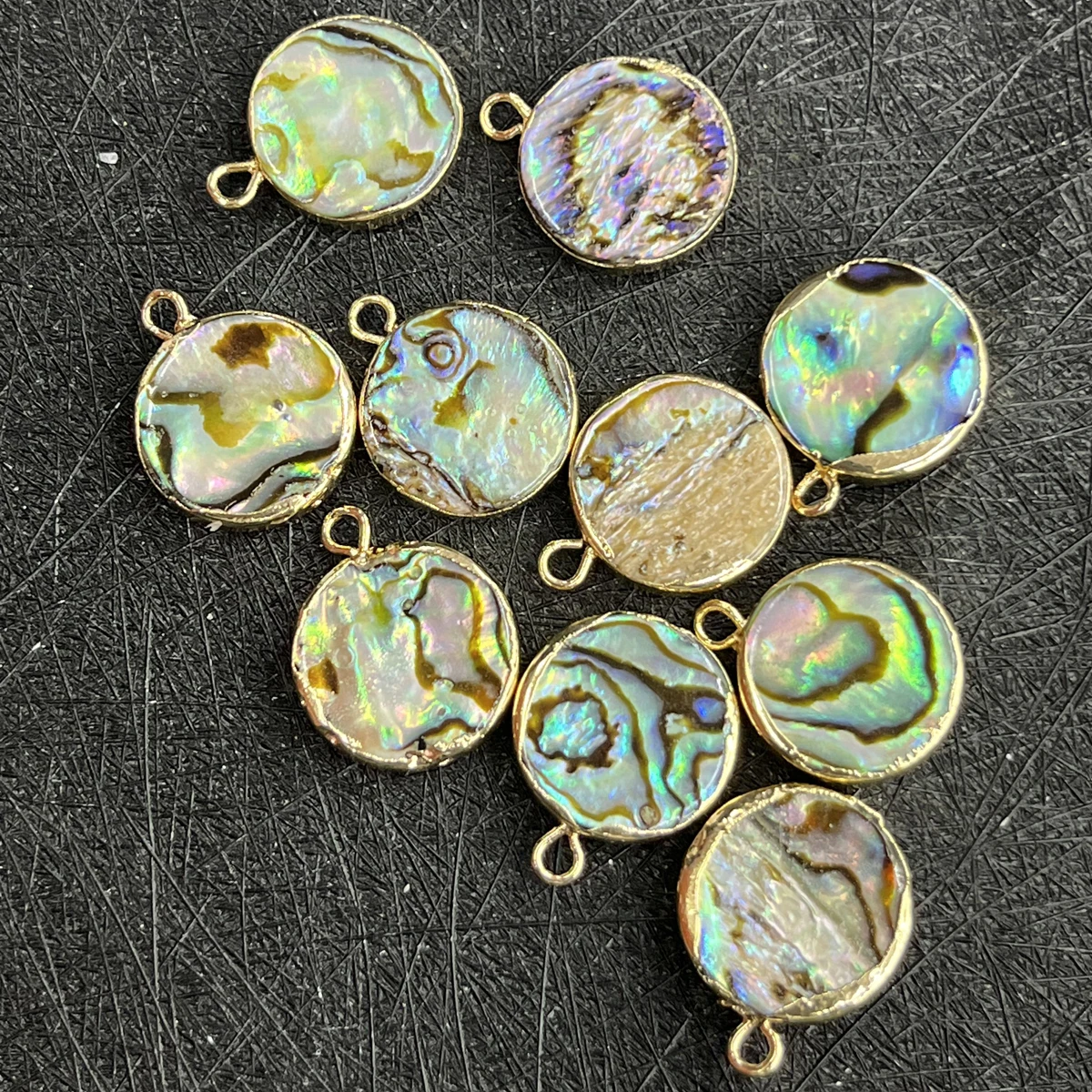 2pieces Natural Shell Pendant Round Shaped Abalone Pendant Charms for DIY Women Men Necklace Jewelry Making Accessories 14x14mm