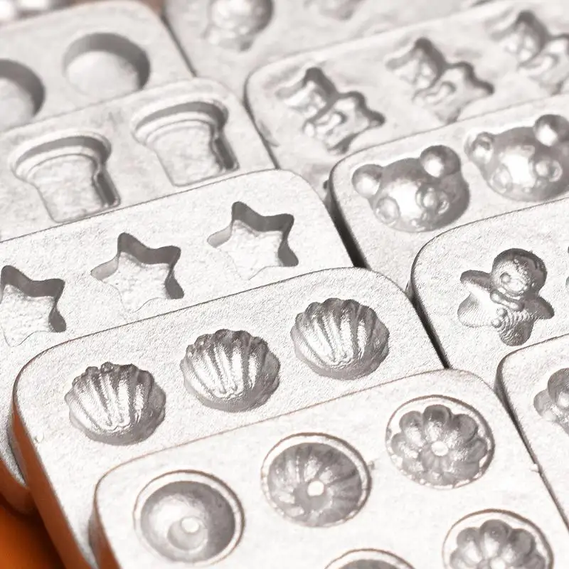 10 adorable YQT cookie baking trays for miniature food games, dollhouse sets, imaginative toys, trinkets, and DIY resin crafts.