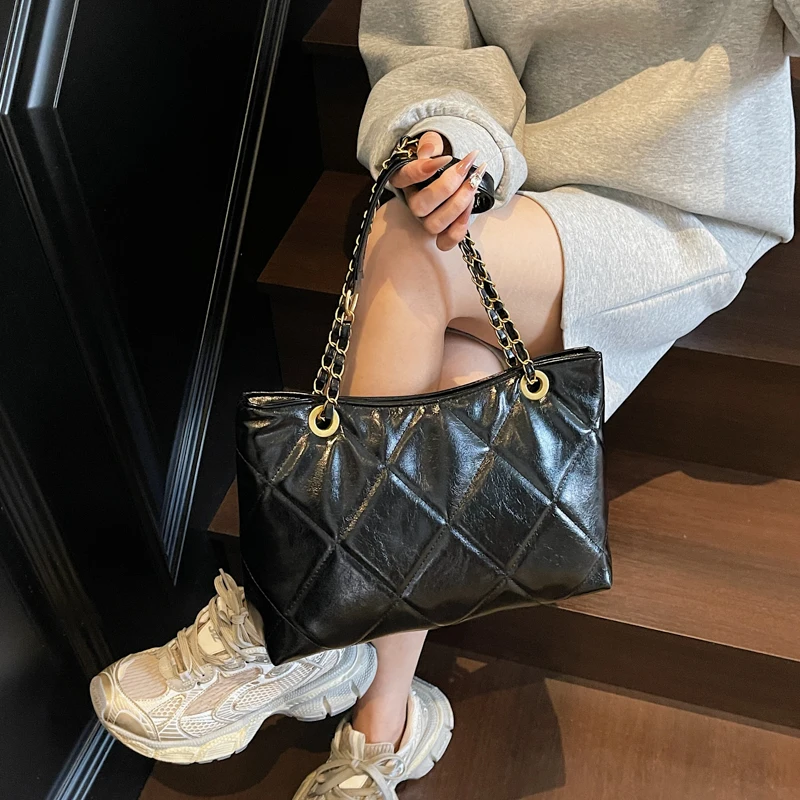 우아한 가죽 클래식 디자이너 파리 스타일 가방 트렌디한 크로스바디 핸드백 여성용 단색 레저 및 비즈니스용