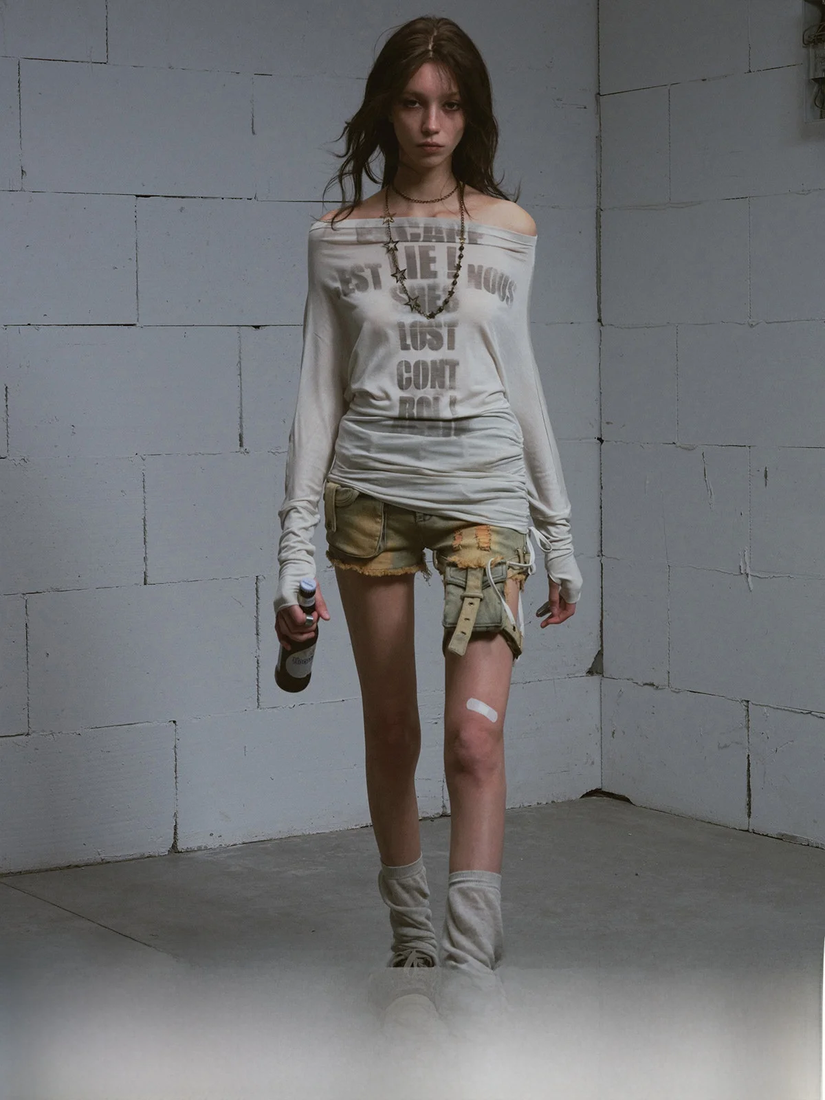 

CestNous Lost Road Blue: Женские джинсовые шорты с отрывными элементами, средневековым дизайном, рваными краями и карманами, в стиле панк, с завышенной талией, из хлопка.