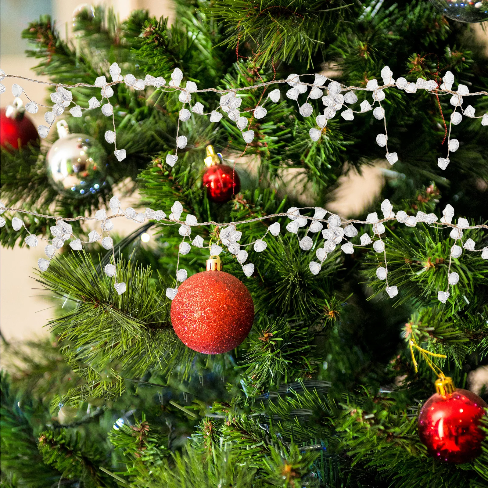 

Clear Beaded Garlands 2M Length Acrylic Crystal Garland Strands for Christmas Tree Decor Hanging Winter Tree Ornaments Jewel