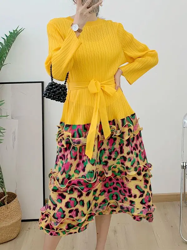 

Pleated Dress Women's 2023 Summer Color Contrast Large Size Slimming Long Dress