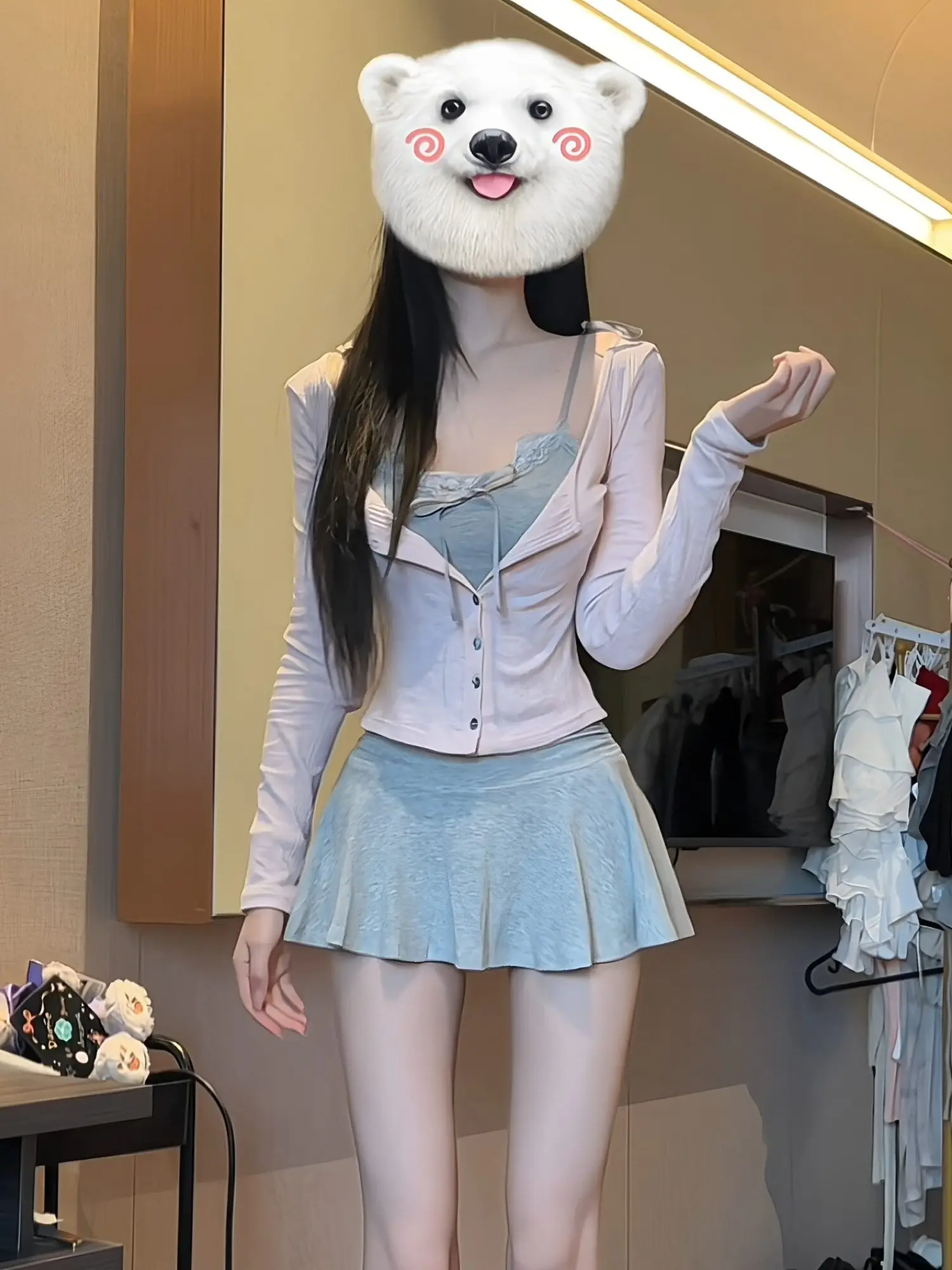 

Розовый вязаный комплект с кружевными вставками: юбка, топ с V-образным вырезом и длинными рукавами, дышащий, модный весенний костюм-тройка для женщин в стиле «сладкий и пикантный»