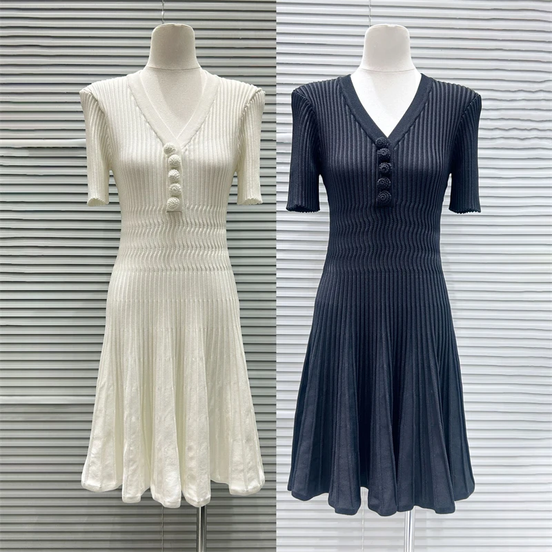 

High-quality summer new women's V-neck floral button-decorated short-sleeved knitted dress y2k fashionable commuter mini skirt