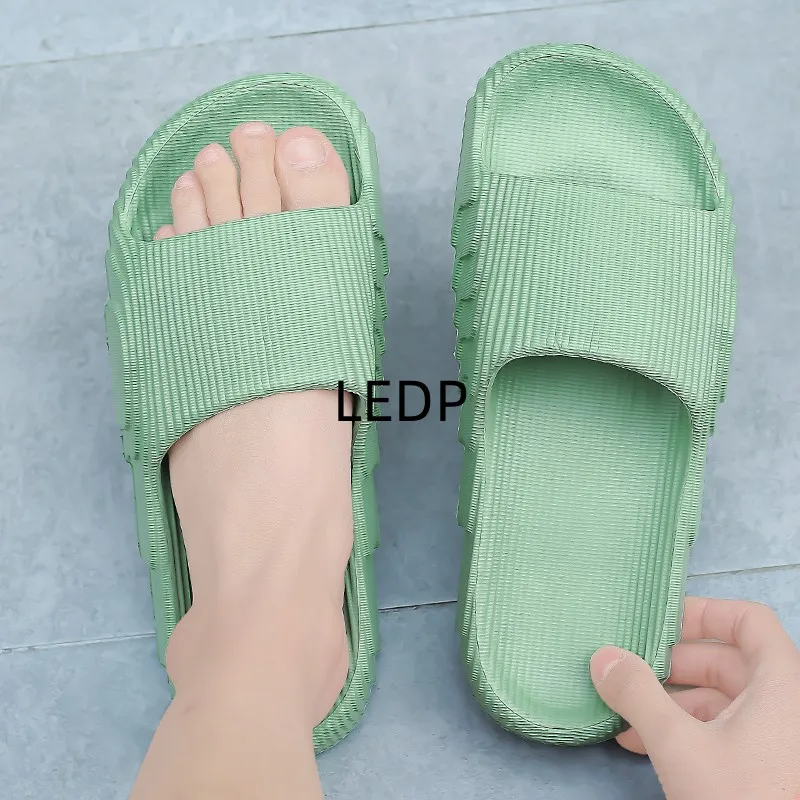 Slippers for Men Fashion Couple Non-slip Shoes Platform Outdoor Casual Beach Flats Bathroom Men Jelly Slippers New In Summer