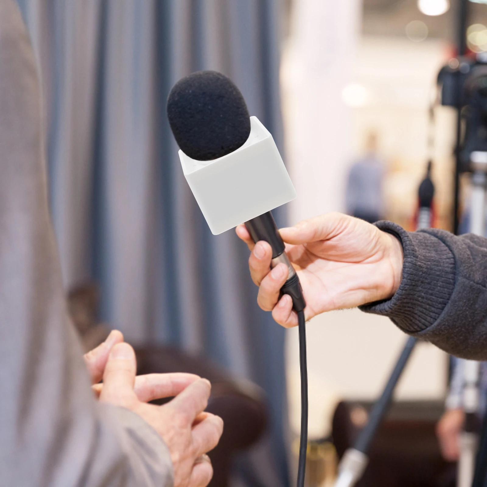 

6pcs Microphone Flag Cube Cover Interview Holder Wireless Mic Flag Station Microphone Logo Cover Diy Mic Logo Cube Conference