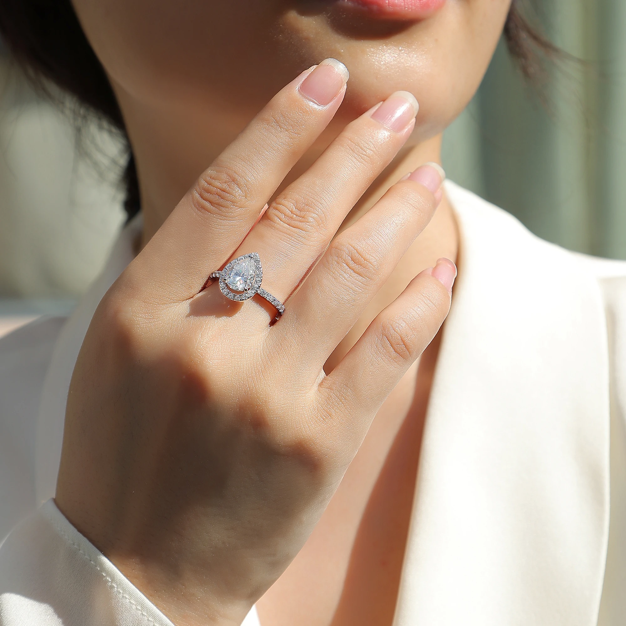 Pierścionek damski z moissanitem 1.5ct, diament laboratoryjny, srebro próby S925 platerowane platyną, na bankiet, zaręczyny, ślub, biżuteria wysokiej jakości.