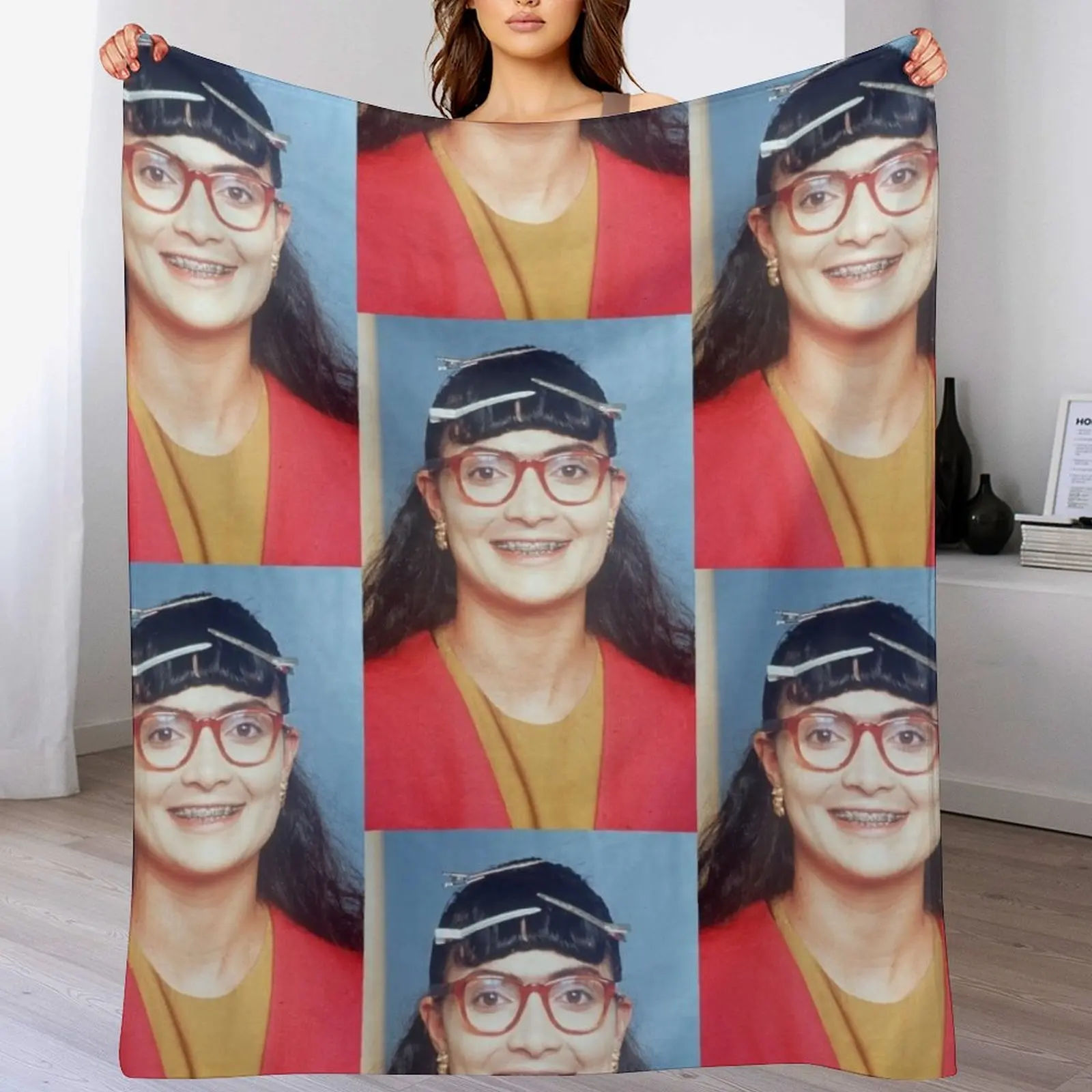

betty la fea colombia Throw Blanket Heavy Extra Large Throw decorative Soft Plaid Blankets