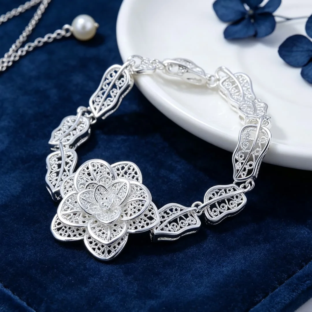 Hot popular 925 Sterling silver Classy flower leaf  Bracelet for woman fashion Luxury charms jewelry Wedding party Couple gifts