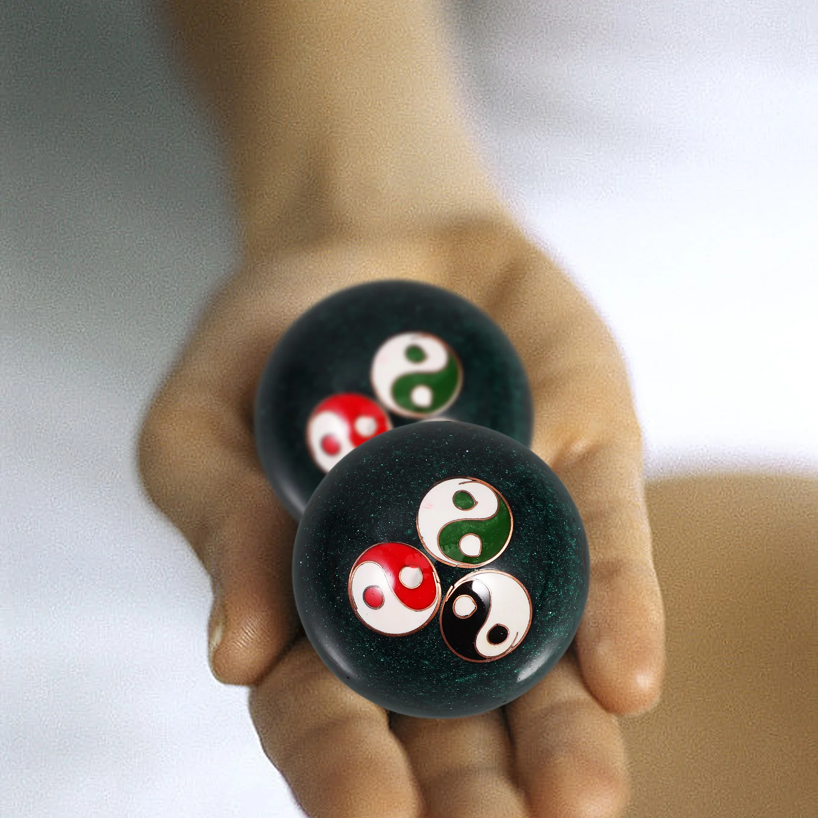 

2Pcs Hand Massage Ball Set Metal Rolling Balls for Hand Strength Training Anxiety Relief Smooth Texture Fitness Therapy Tool