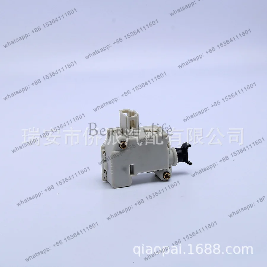 Suitable for B5 Jetta luggage electric car door lock 3B5827061B 7L6959781