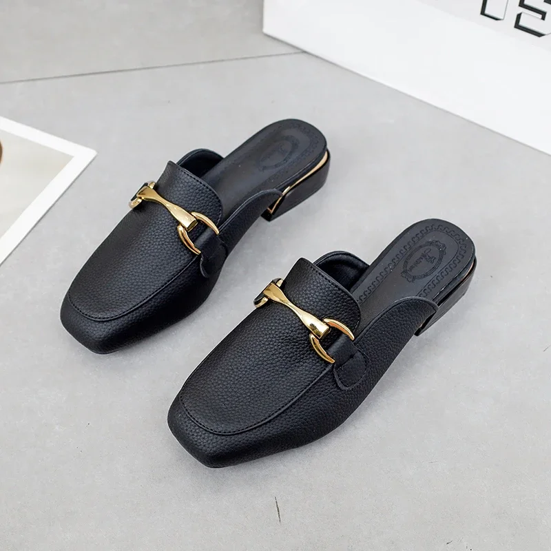 2024 New Fashion High-end Women\'s Slippers Flat Women\'s Slippers with Metal Decoration Light Casual Shoes for Women