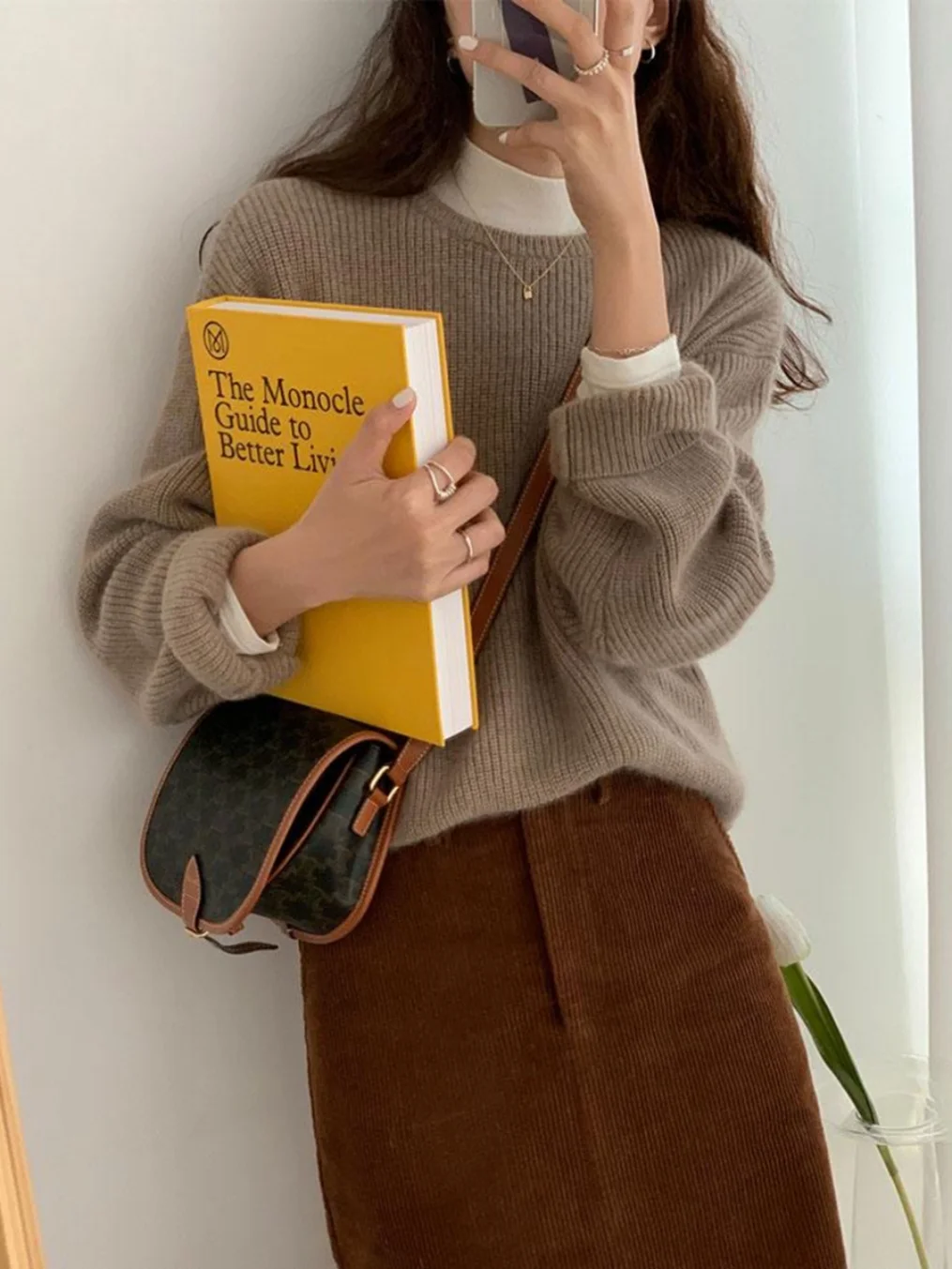 سترة محبوكة مستديرة راقية ذات قلنسوة ذات لون نقي مع تصميم من فراء الراكون للتنقل طويل للخريف... #5