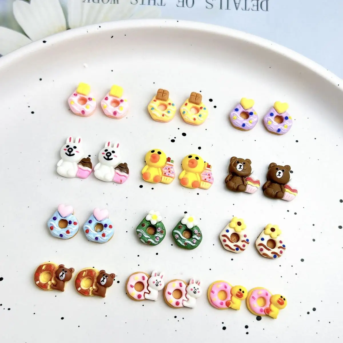 Mixed Cute Bear Donut Nail Charms Resin Cartoon Cute Little Duck Cake Nail Art Decorations Cream Glue Phone Case Accessories