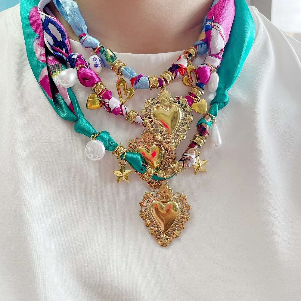 Collar de bandana Gargantilla con corazón, dijes de perlas, regalo de joyería para ella, collar de bandana con cinta de corbata ajustable