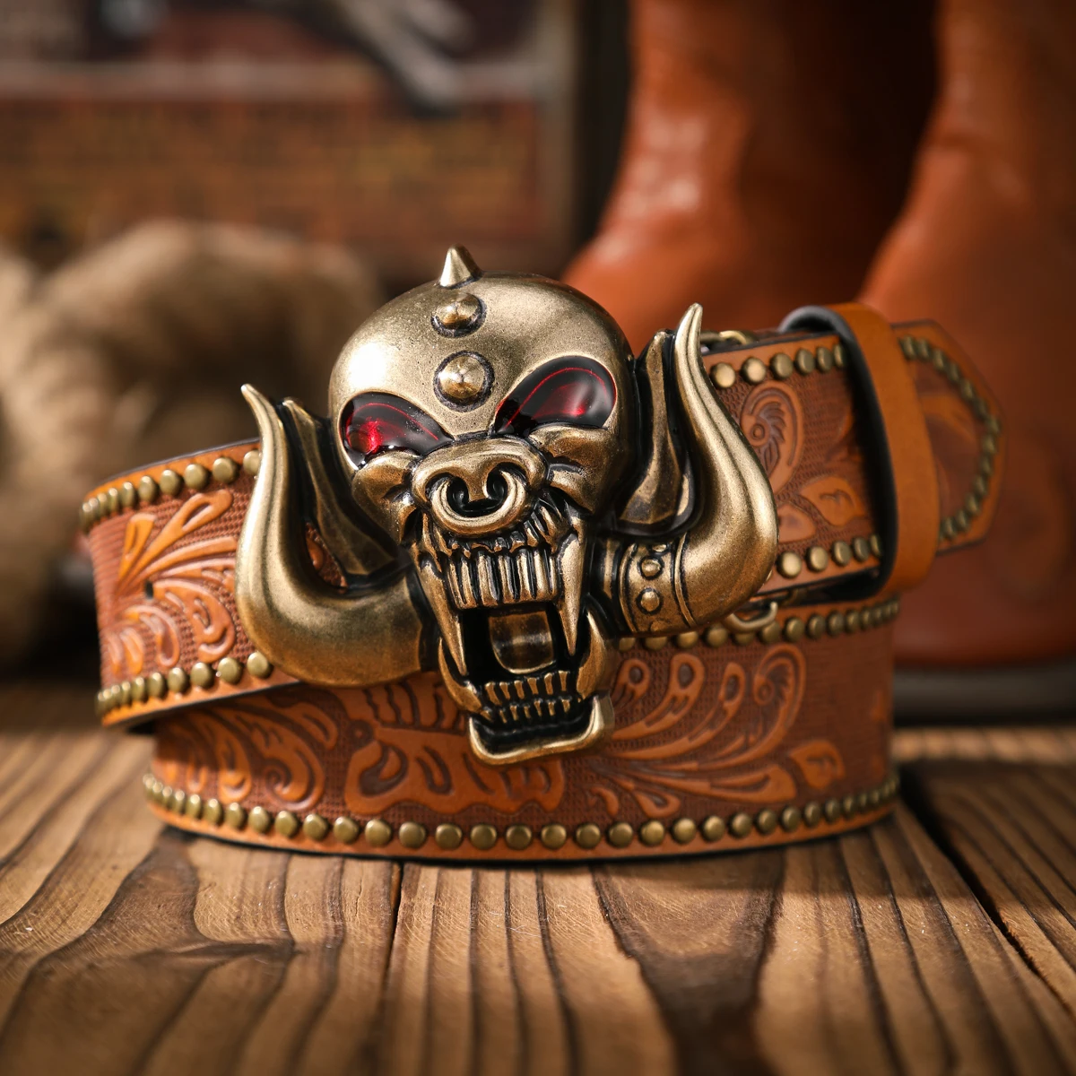 1 Piece of Western Cowboy Style Belt - Suitable for Both Men and Women. Western Buckle PU Embossed Rivet Design Belt