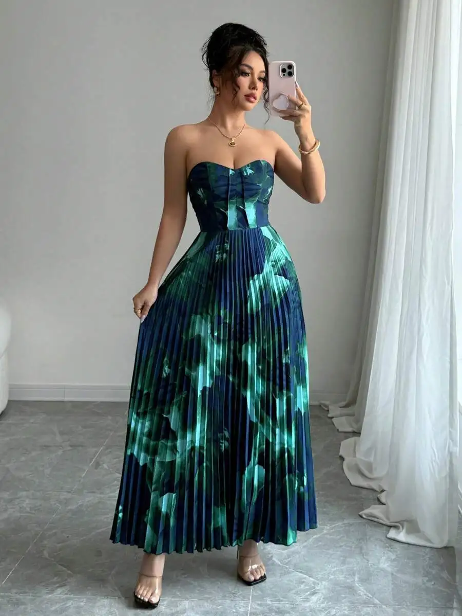 

Платье макси без бретелек с плиссировкой, подчеркивающее талию, с абстрактным зеленым принтом