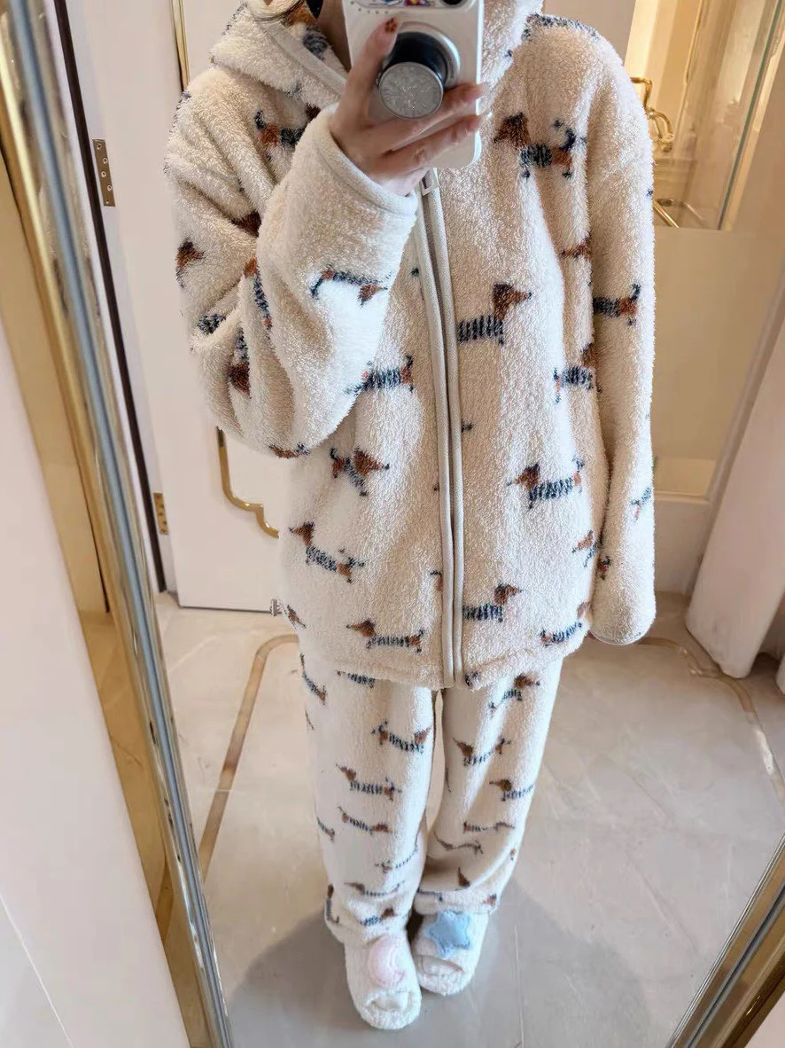 

plus Size Women's Home Clothes Set Large Coral Fleece Sausage Dog Pajamas Two-Piece Set Comfortable Winter Sleepwear