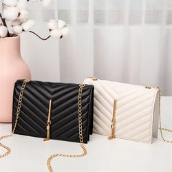 Fashion Tassel Flap Crossbody Bags V Pattern Mini Chain Shoulder Bag for Women Pu Leather White/Black Casual Travel Square Bag