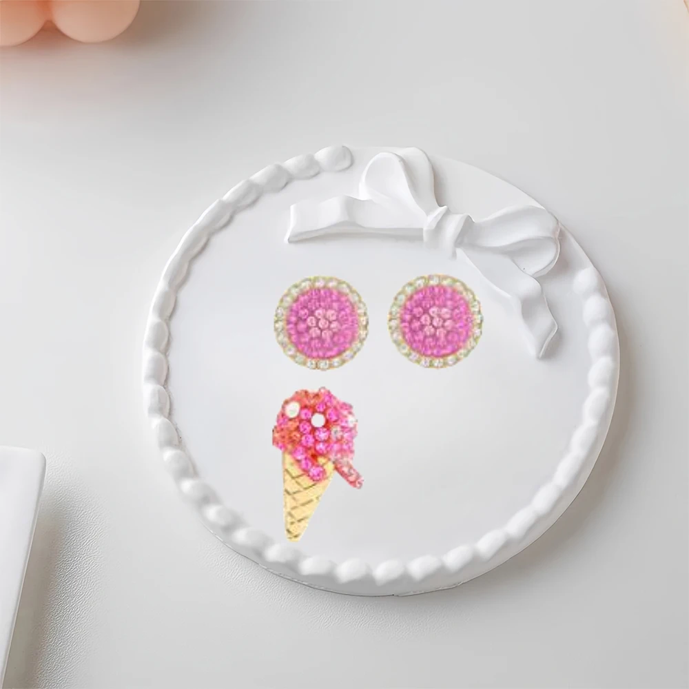 

2025 Hot Selling Brand Women's Earrings Simple, Fashionable, Luxurious Jewelry Suitable for Gifting To Friends