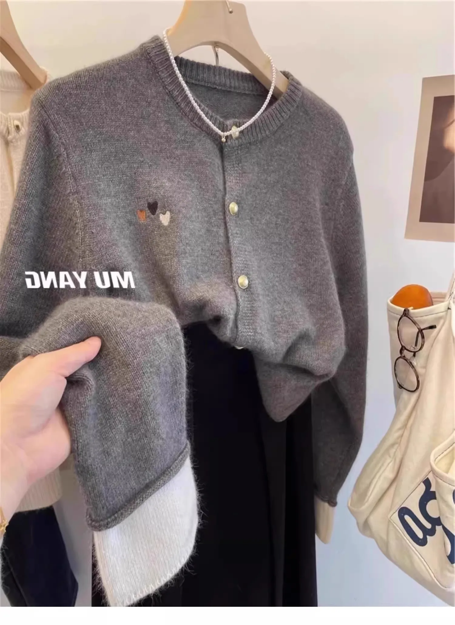 2024 Autumn and winter Cashmere Cardigan sweater Women O-Neck pullover Cashmere Cardigan knitted soft fashion warm Women