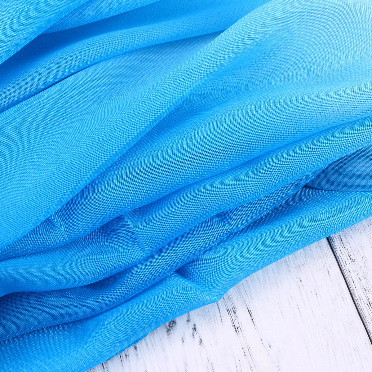 

1 Piece Chiffon Scarf for Women Elegant Gradient Color Design Lightweight Fashion Beach Wrap Suitable for Casual and Formal