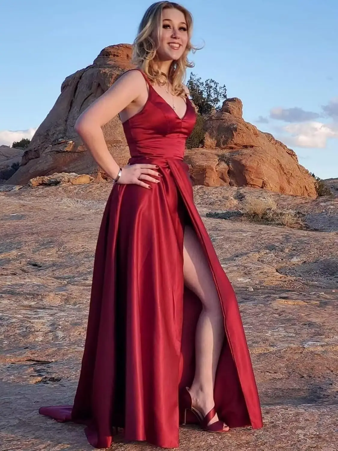 Vestidos de dama de honor de satén para mujer, tirantes finos, vestido de invitados de boda, vestido Formal largo con cuello en V y vestido de fiesta con abertura