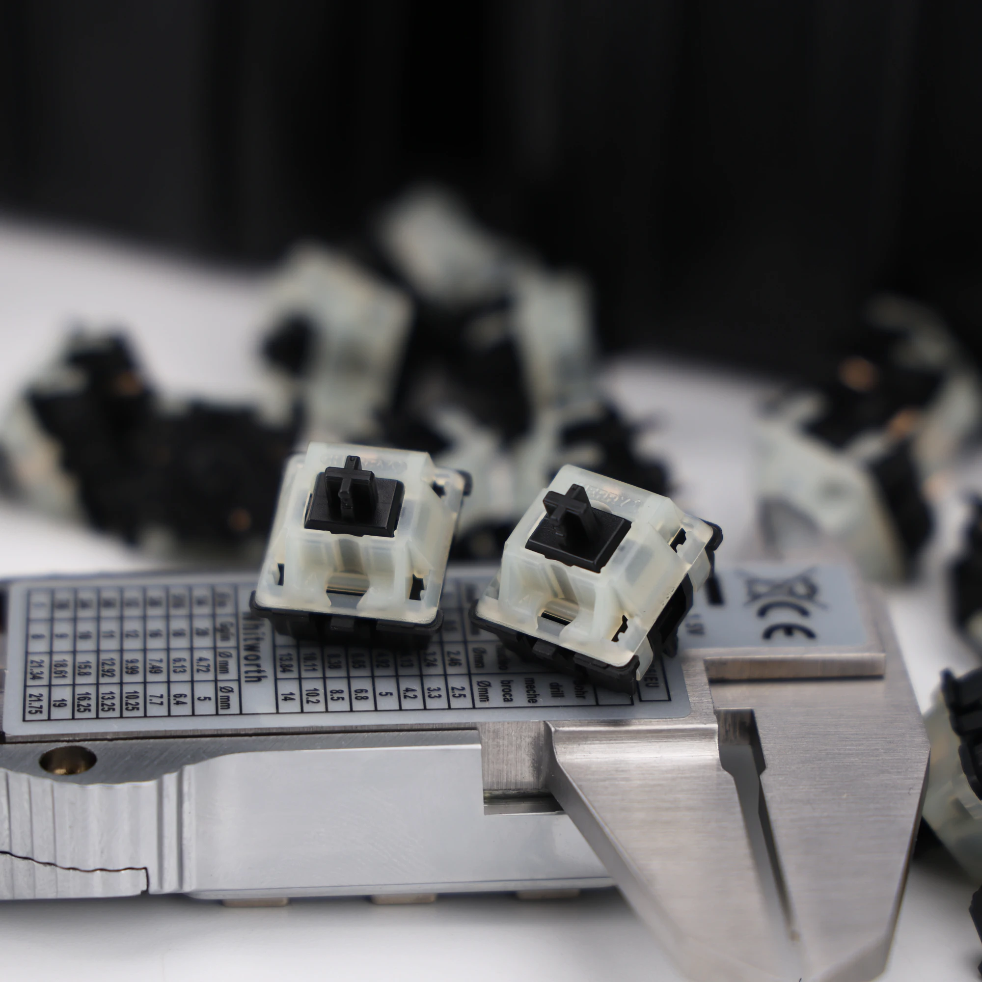 Original Cherry MX Black Clear Top Switch NIXIE Switches Linear 5pin 63.5g for mechanical keyboard Milky Top Non Lubed mx1a-61nw