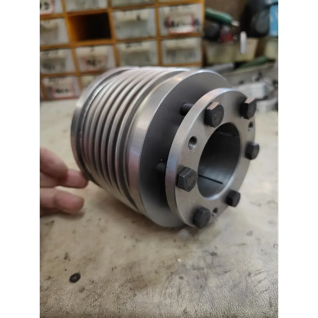 The Stainless Steel High-torque Elastic Shaft Sleeve of the Bellows Expansion Sleeve Coupling Connects the Motor Coupling