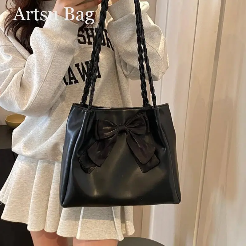 

Large Capacity Tote Bag 2024 Summer Women Shoulder Bag Fashion Commuting Fashion Bow Cute Decor Girls Unique High Quality Bag