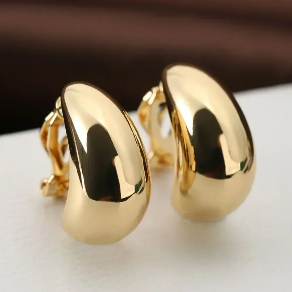 New French Light Luxury Droplet Shaped Ear Clip with No Ear Holes, High Grade, Simple and Smooth Female Earrings Accessories