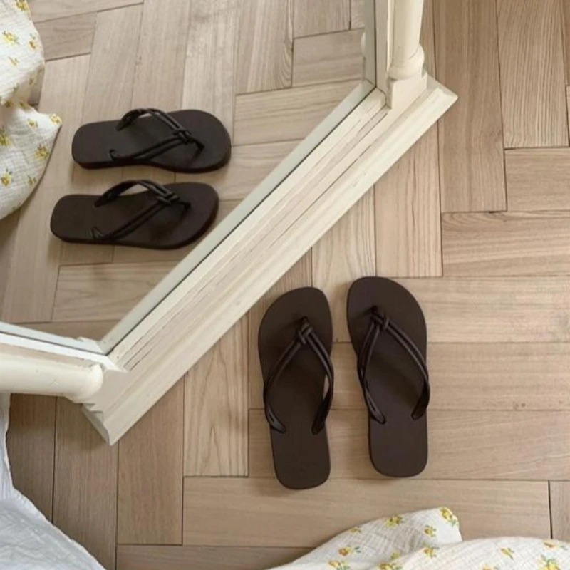 Summer Light Comfortable Non-Slip Bathroom Beach Shoes for Woman Casual Solid Colour Women's Slippers Round Head Flat Flip-Flops