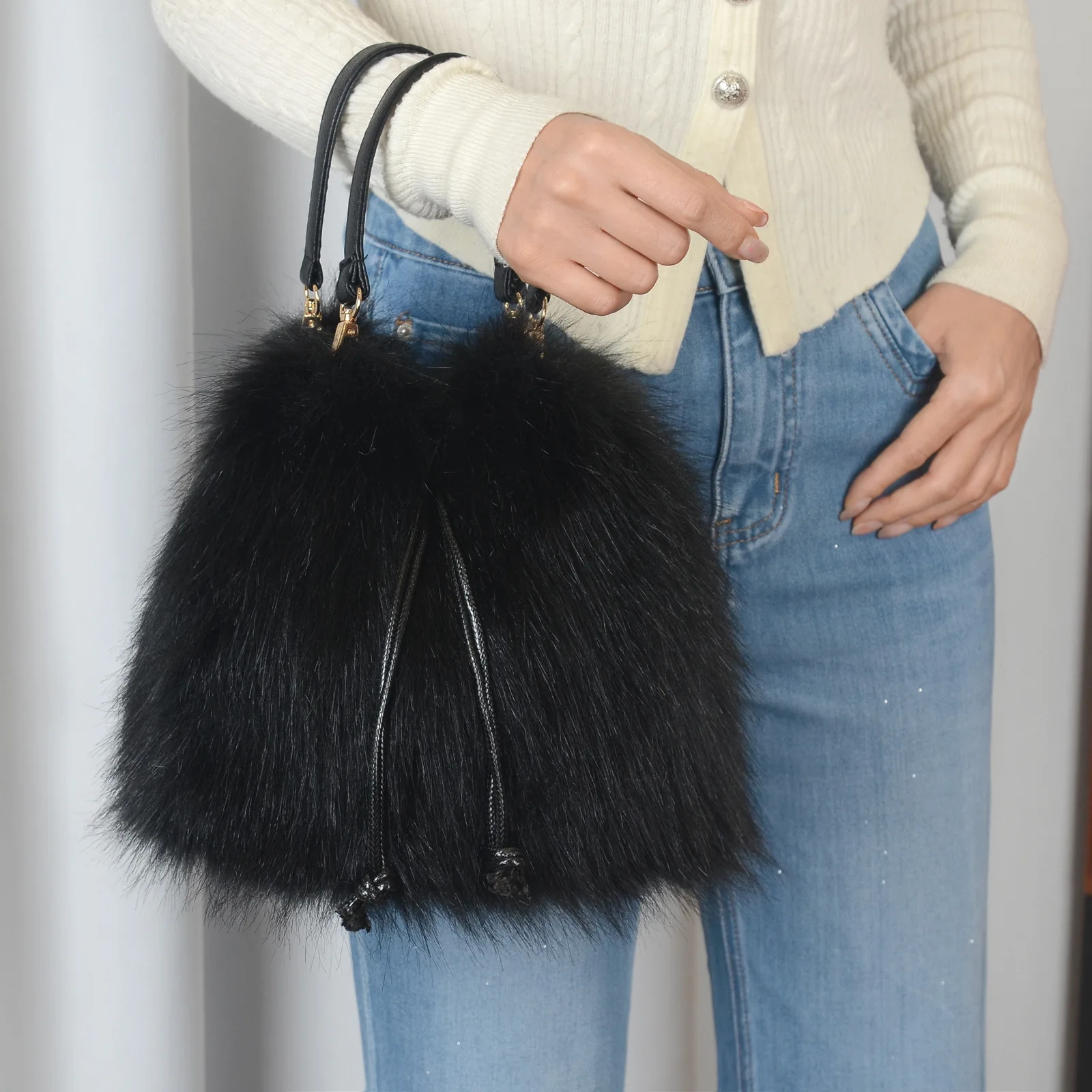 Modische Herbst-Winter Kunstfell-Handtasche Luxuriöse Bucket Bag für Damen Fell-Tragetasche Kunstwaschbärfell Hochwertige Handtasche – Detail 12