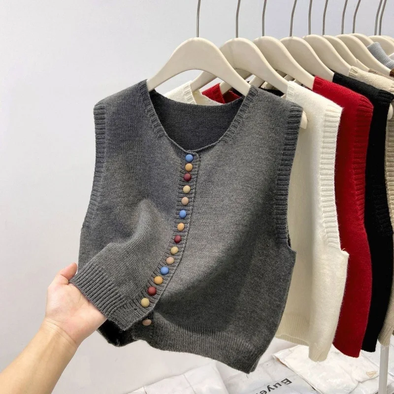 

2025 New High End Grey Knitted Shoulder Women's 2025 Spring Fashion Chic Rainbow Button Vest Stacked Cardigan Sweater Versatile
