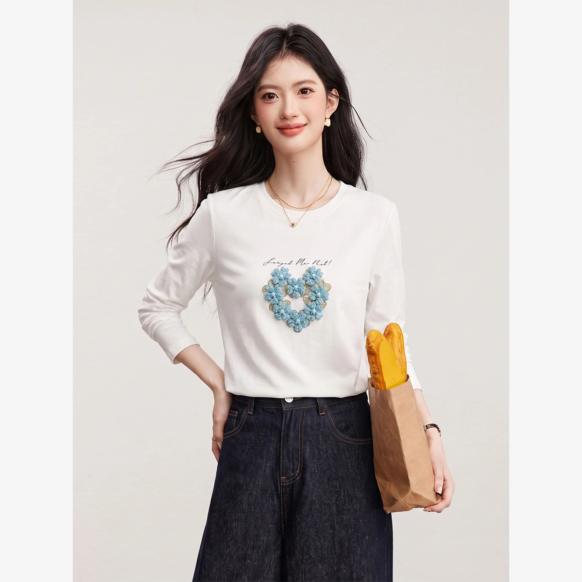 VIMLY White T-shirt for Women 2026 Fall Fashion Letter Heart Embroidered Round Neck Casual Fashion Long Sleeve Top Female A7189