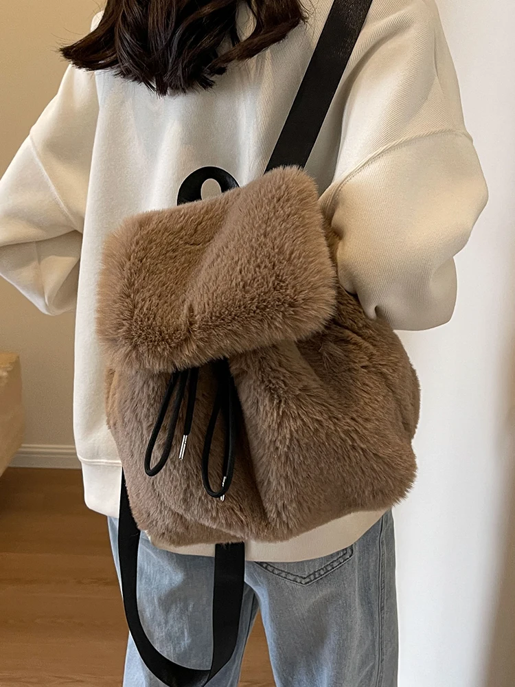 Fashion Women Plush Backpack 2023 Autumn Winter New Popular Student Bags Chic Cute Female Handle Backpack