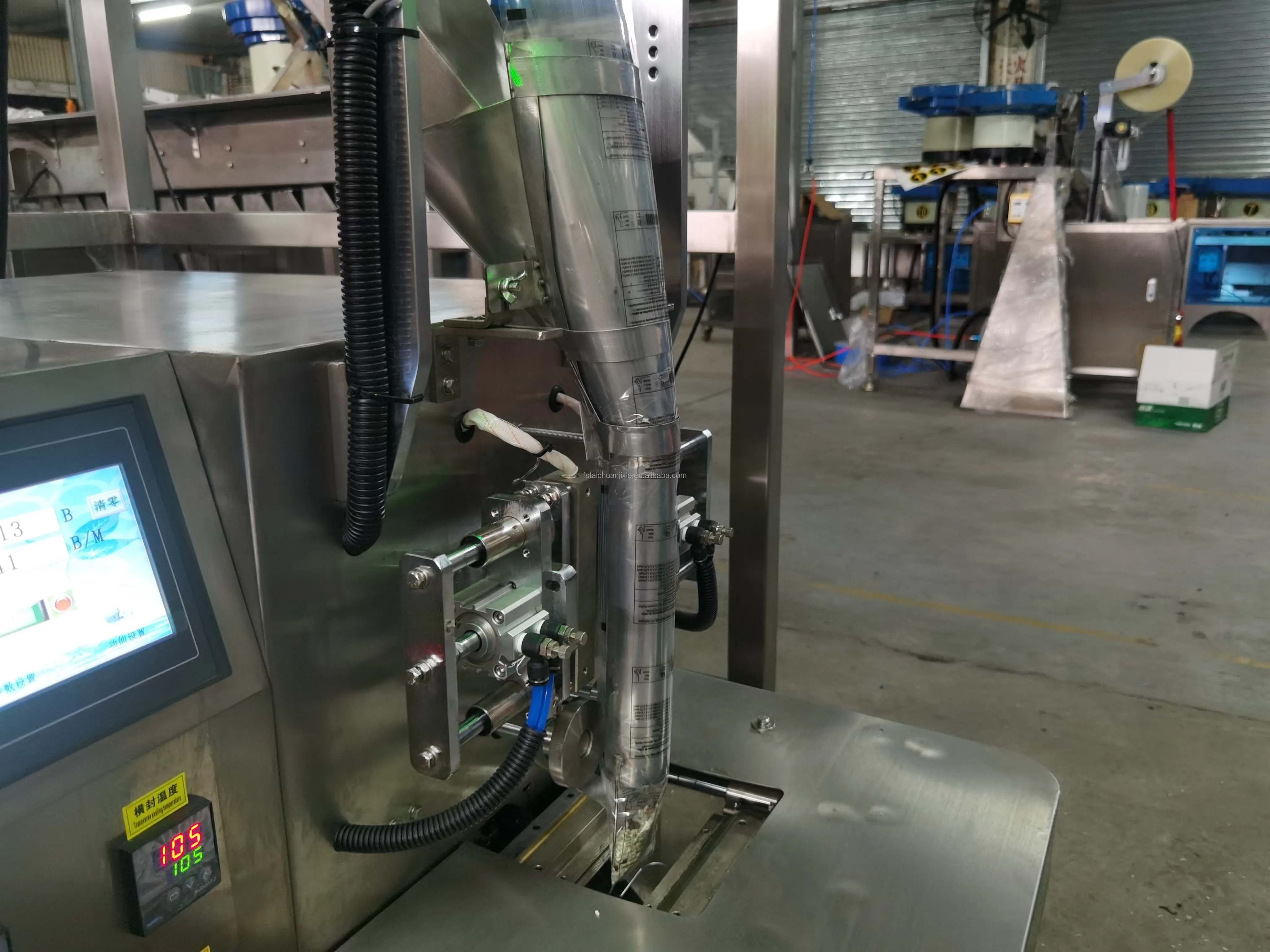 سعر المصنع الأجهزة الأوتوماتيكية بالكامل آلة التعبئة والتغليف المسمار عد الأجزاء البلاستيكية الجوز طوقا آلة التعبئة المختلطة