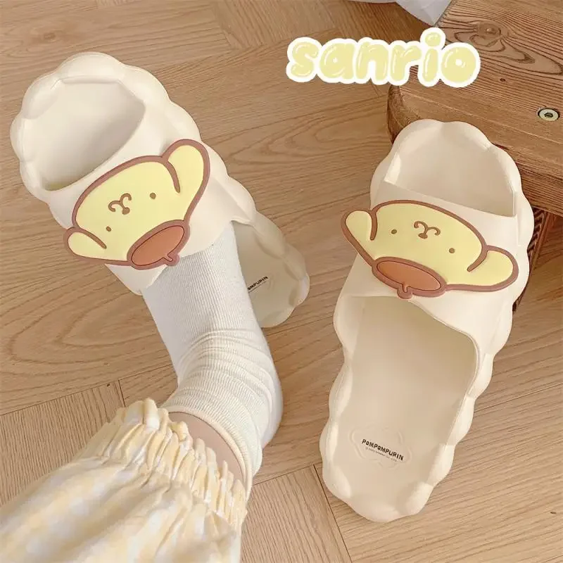 Novo sanrio kawali pompompurin chinelos casa sapatos sola macia banhar sandbeach originalidade ins dos desenhos animados bonito presente de aniversário para meninas