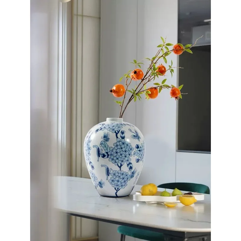 

Blue and white porcelain vases, ceramic vases, Chinese style living room flower arrangements, TV cabinets, home decorations, jar