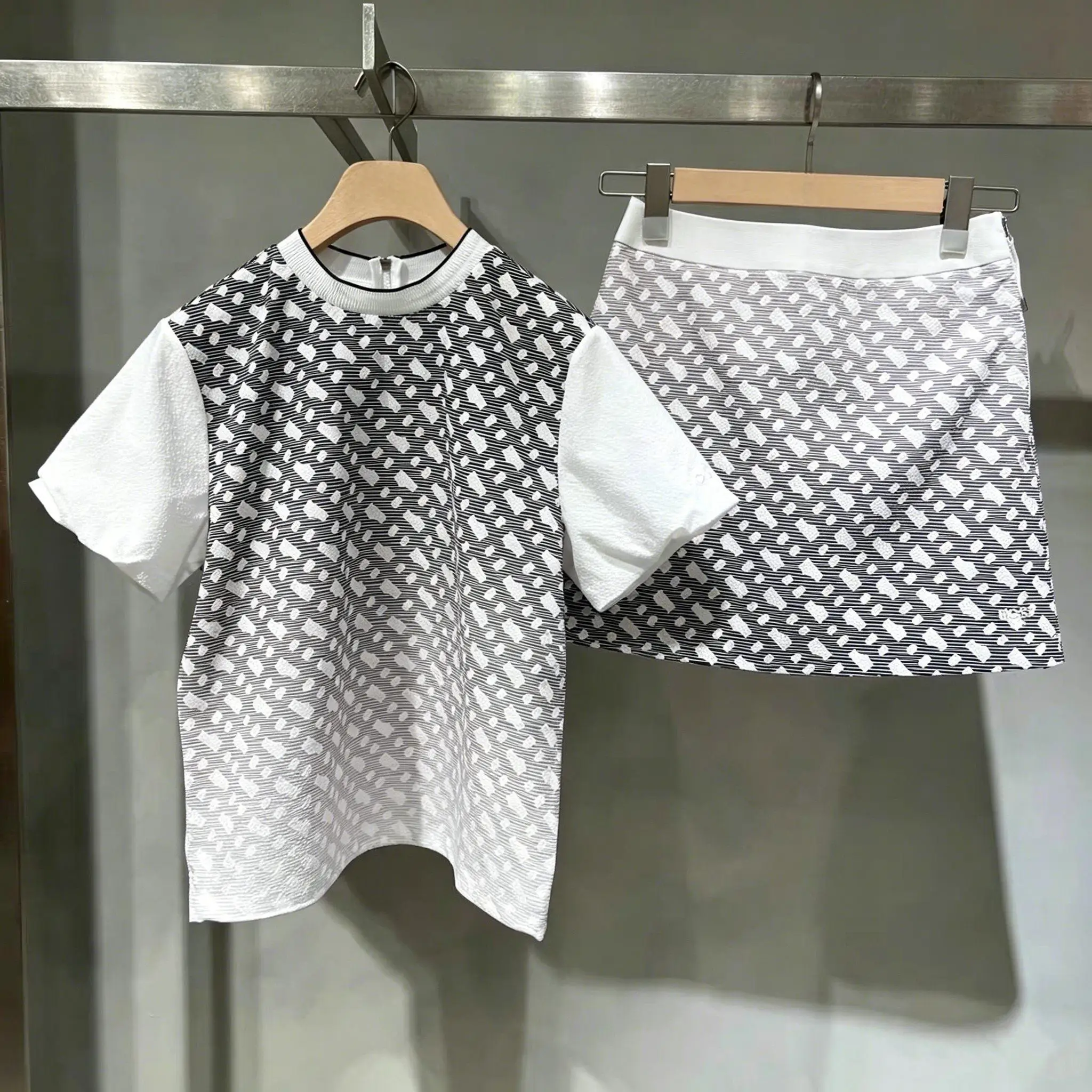 Women Crew Neck Golf Outfit Set Quick Dry Bubble Gradient Print Fabric Fashion Casual Versatile Ladies Sports Golf Clothing