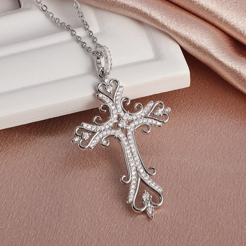 Luxury Sparkling Zircon Cross Pendant Necklace for Women Temperament Banquet Wedding Necklace Jewelry