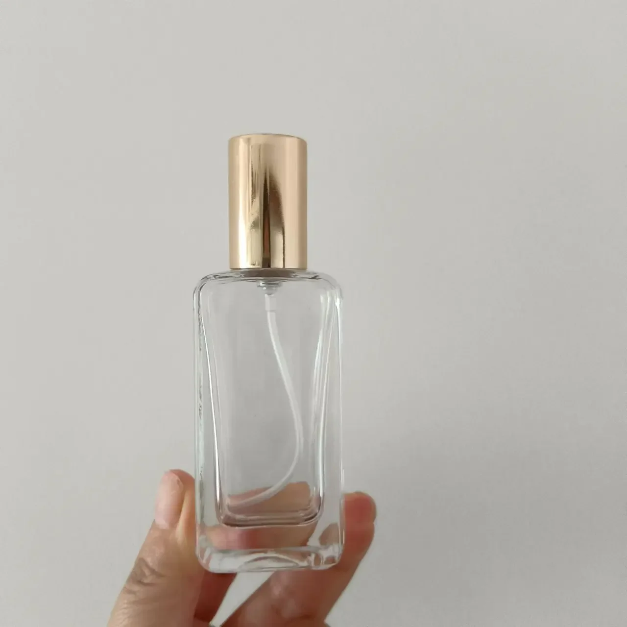 1 pz 30 ml 50 ml Bottiglie Spray di Profumo Piatto Quadrato Vetro Baionetta Spray Atomizzatore Bottiglia di Immagazzinaggio di Profumo Da Viaggio Punti di Imbottigliamento