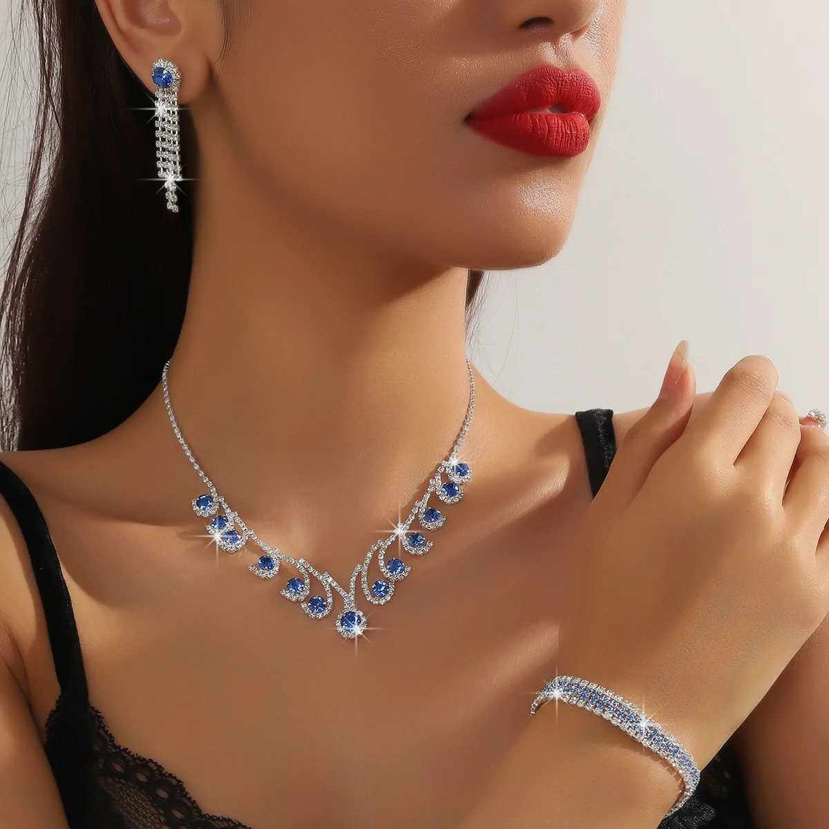 

Свадебные ювелирные наборы: искусственное ожерелье и серьги для невесты, подружки невесты, на выпускной, свадебные аксессуары