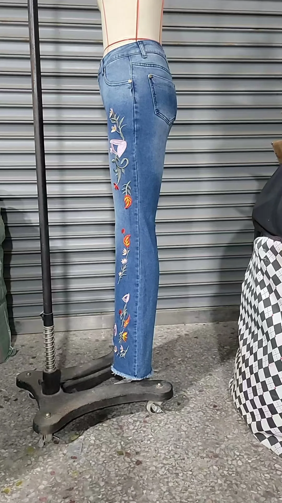 High Waist Flared Jeans Women Embroidered Denim Pants Floral Stitching Bell Bottom Vintage Y2K Style Elegant Cotton Trousers