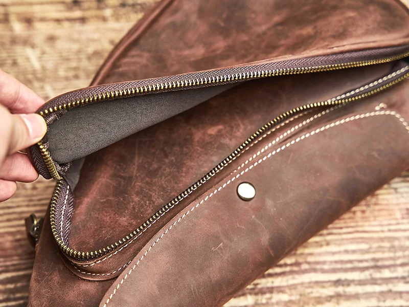 NUPUGOO – Echte Leder-Vintage-Brusttasche für Herren, als Umhängetasche oder Schultertasche tragbar, hochwertiges Leder, multifunktionaler Reißverschluss für 9,7-Zoll-Geräte. – Detail 14