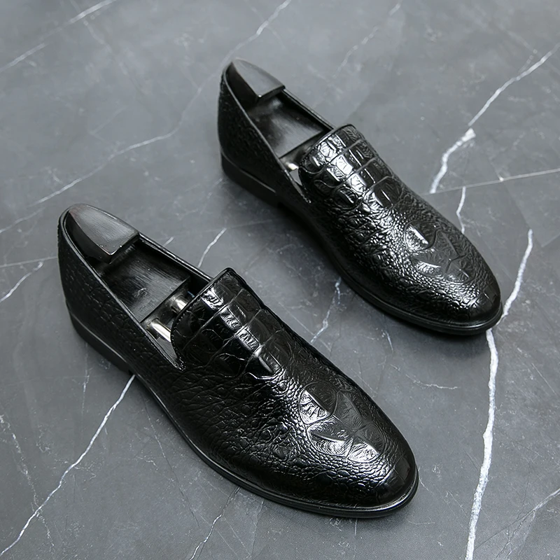 

Новая мужская обувь с крокодиловым принтом, кожаная повседневная обувь без шнуровки для вождения, модные мужские лоферы, уличные мокасины, итальянская обувь для мужчин